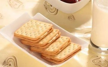 幼儿园小班送饼干教案6篇