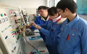电工班上半年工作总结7篇