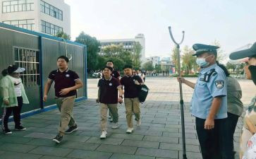 爱护校园环境的倡议书参考7篇