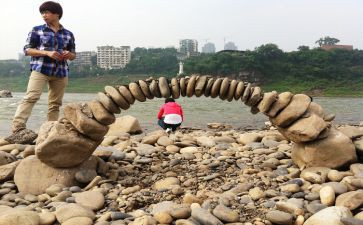 写《俗世奇人》读后感6篇