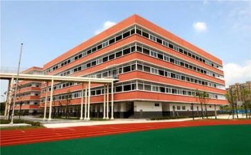 公益进校园活动方案8篇